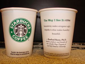 cốc giấy có in trích dẫn